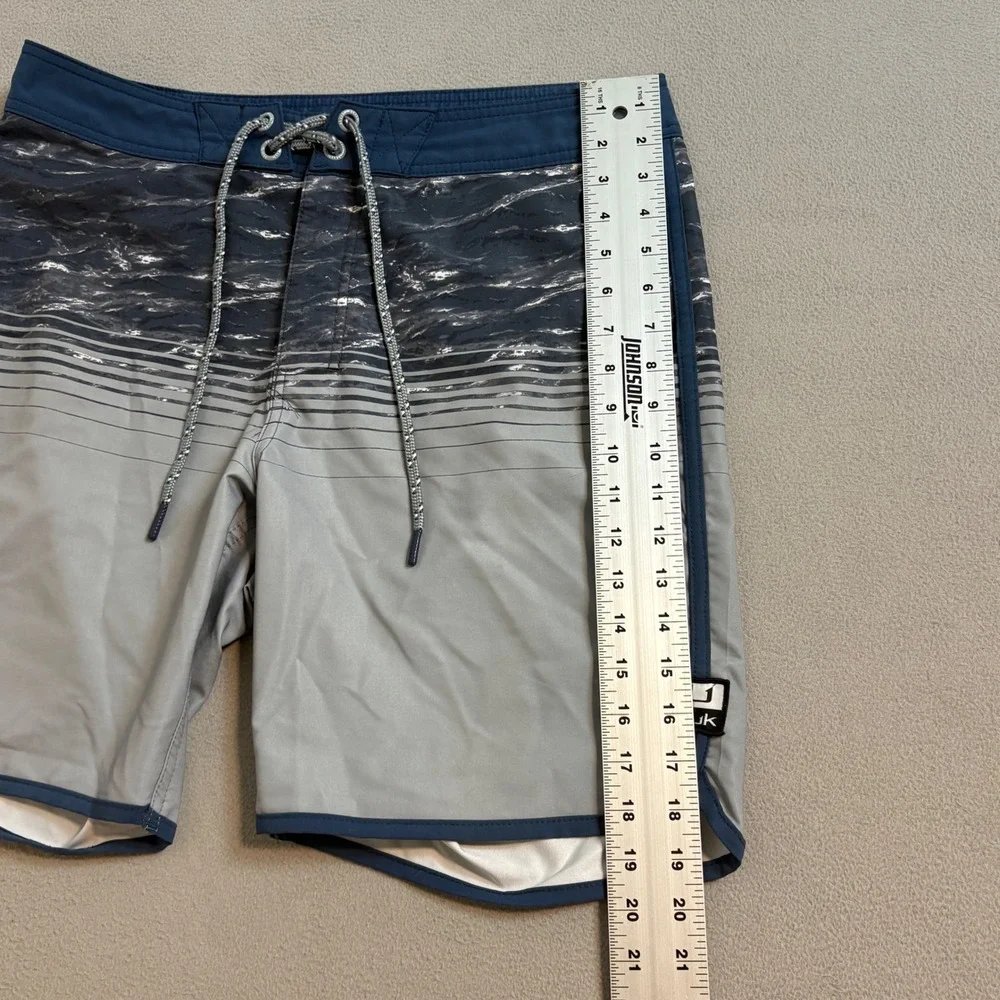 Huk Mens Performance Fishing Board Shorts Blue Grey Size 32 Swim Trunks